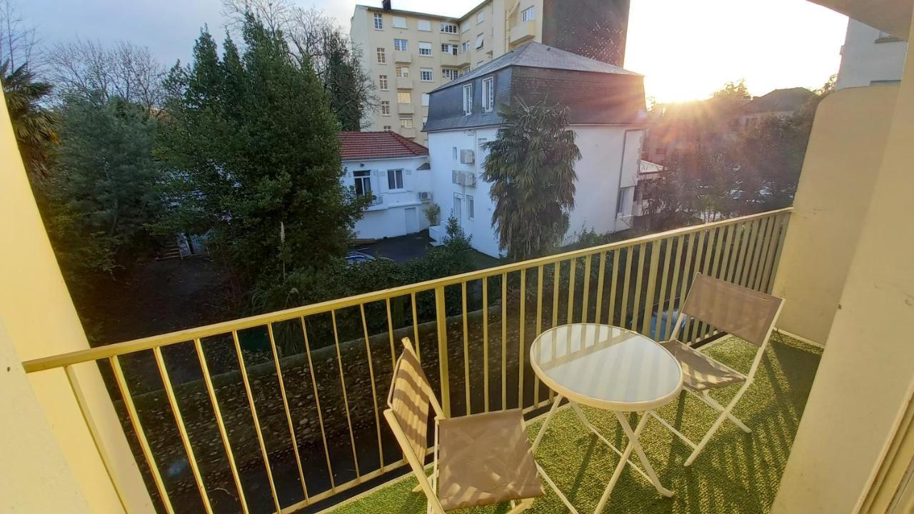 Au Petit Repere Palois -Studio - Centre Ville-Balcon-Wifi Fibre Pau Exterior foto