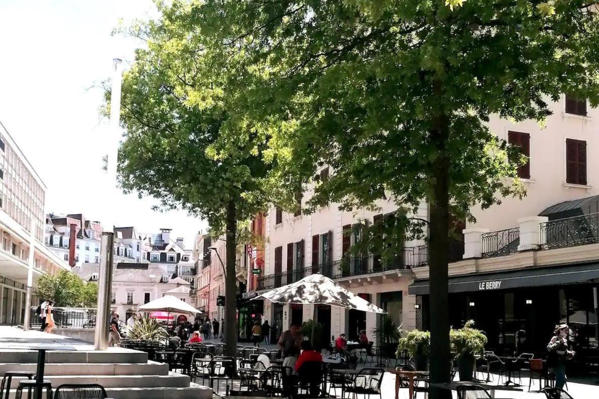 Au Petit Repere Palois -Studio - Centre Ville-Balcon-Wifi Fibre Pau Exterior foto